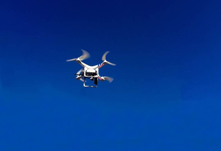 Un dron rescata a nadadores en dificultades en Australia