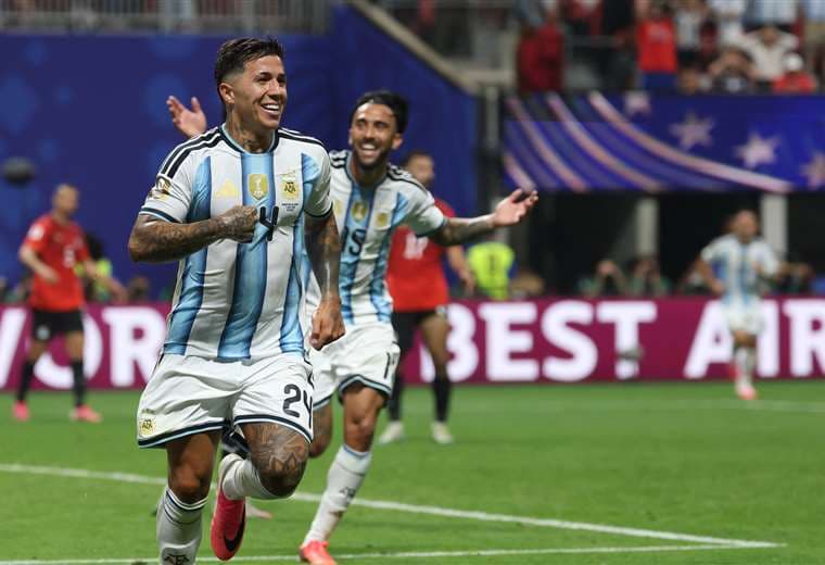 Enzo Fernández festeja el gol 3.000 en Mundiales/AFP